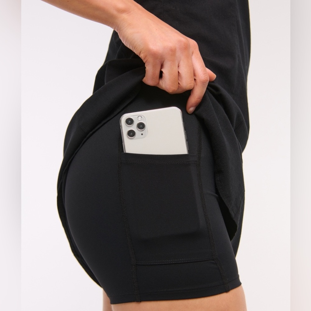 Abercrombie and Fitch Bra-Free Everyday Skort - Picture 7 of 8